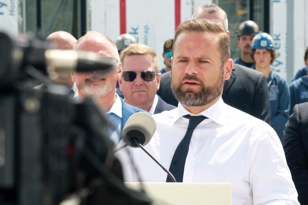 Le ministre plaide pour des réunions à huis clos sur le projet de loi 5