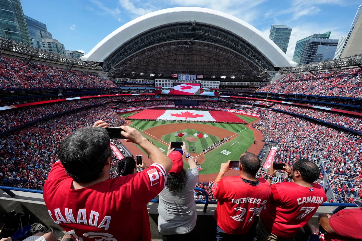 Les Jays bleus opposés à un risque retirent lorsqu'il s'agit de créer de l'hystérie