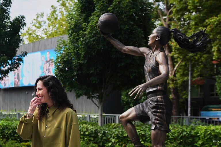 Sue Bird, champion de la WNBA 4 fois, a été dévoilée à Seattle