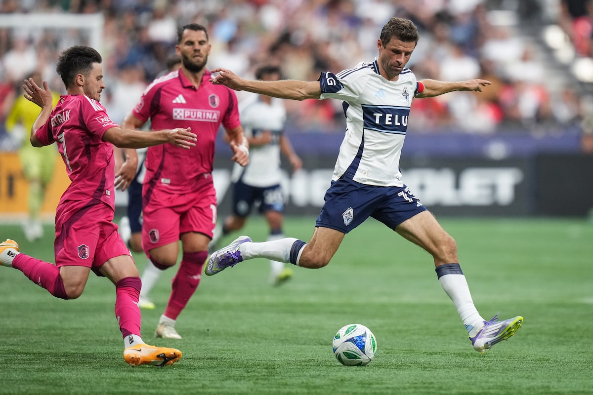 Whitecaps bat la ville de St. Louis 3-2 après le coup de pied de pénalité de Thomas Müller
