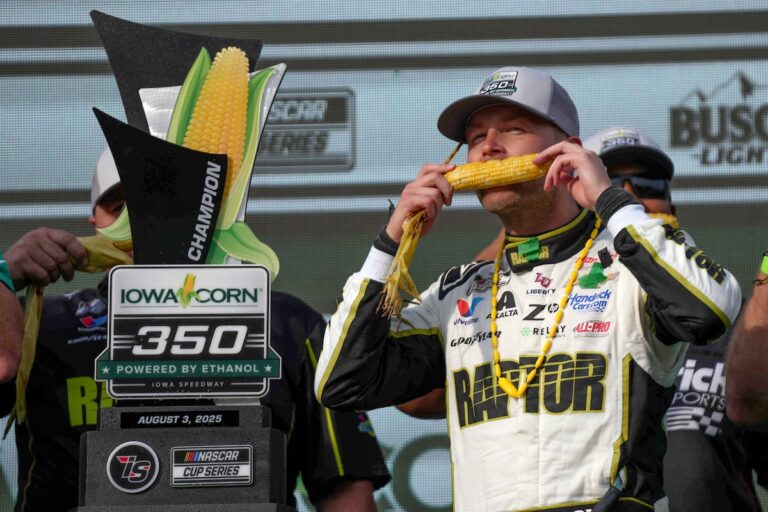 William Byron pense que la victoire de l'Iowa peut prendre de l'élan pour les séries éliminatoires de NASCAR