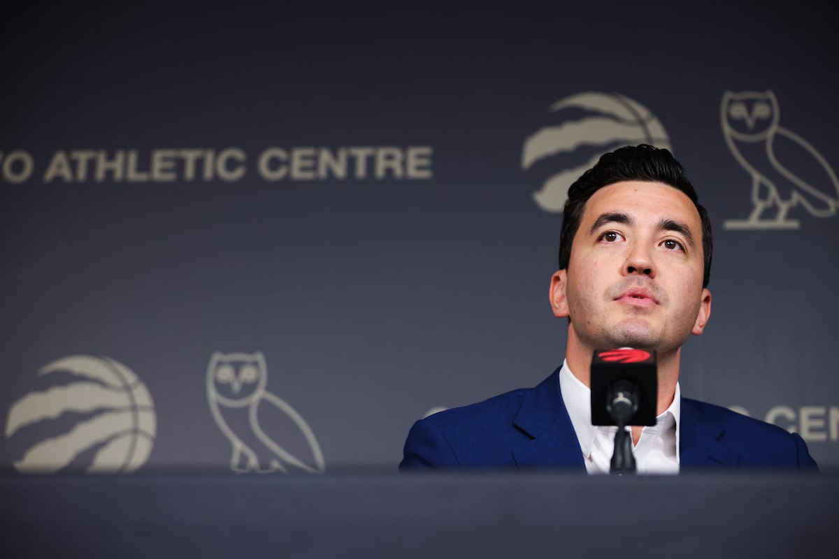 GM Bobby Webster prêche la patience avant la saison des Raptors de Toronto