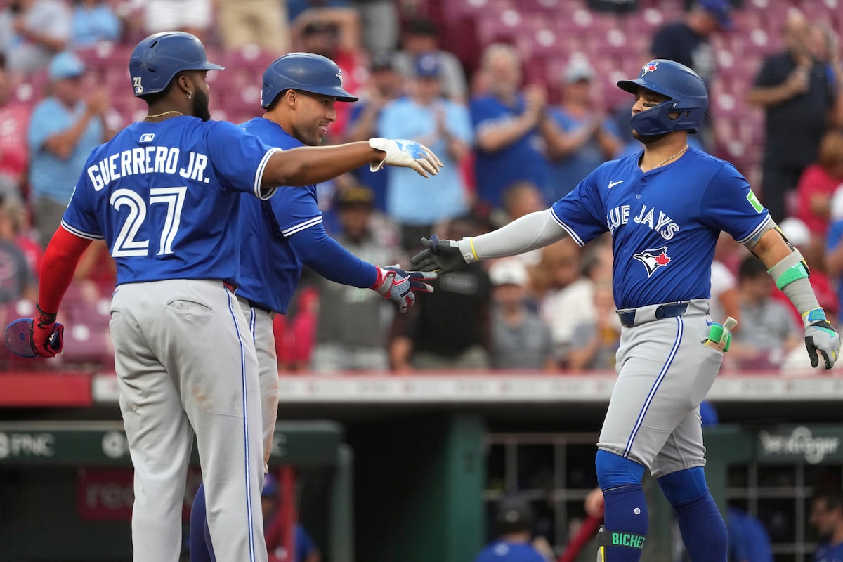 George Springer frappe deux circuits alors que les Blue Jays tiennent les rouges pour gagner 12-9