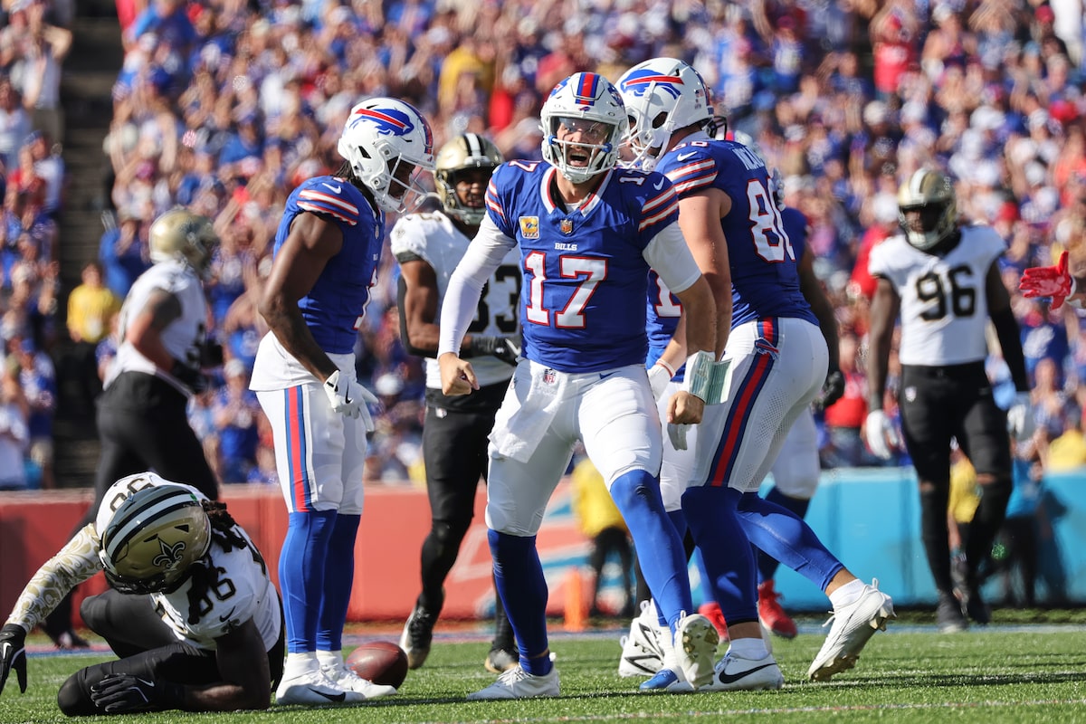 Josh Allen se combine pour 3 touchés, les factures restent invaincues avec la victoire sur les saints sans victoire