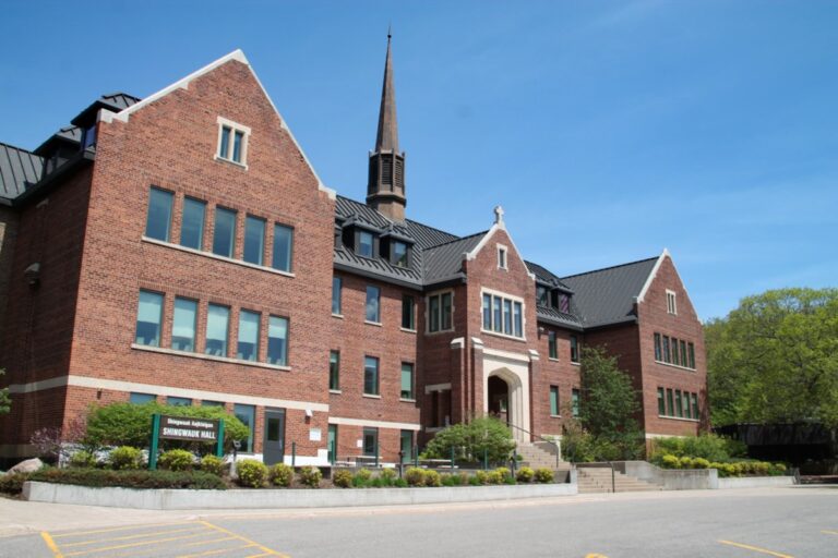 «La décision n'a pas été prise à la légère»: Algoma University a réduit jusqu'à 75 emplois