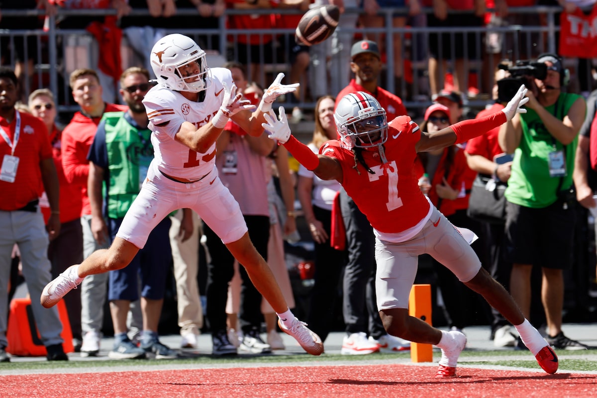 La défense de l'Ohio State fait une déclaration en victoire sur le Texas le mieux classé