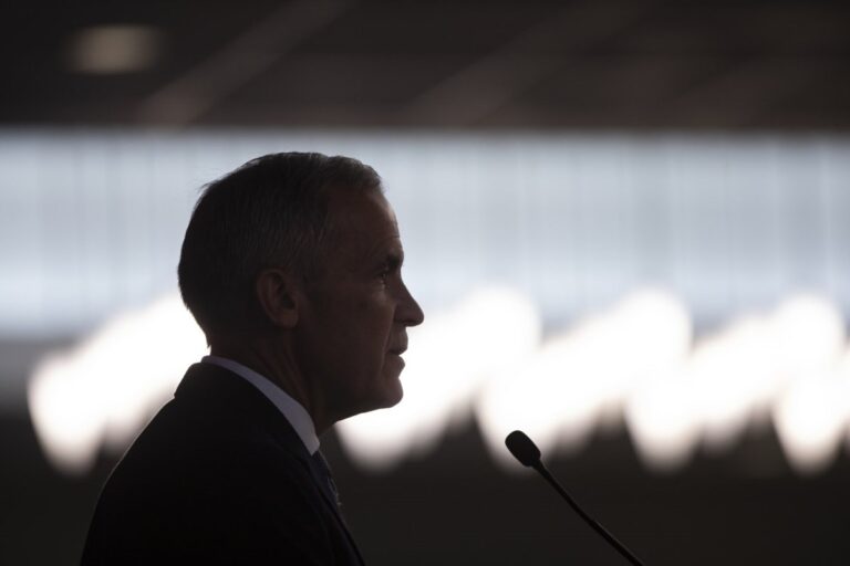 La liste des projets principaux de Carney comprend le développement de GNL, l'énergie nucléaire, l'exploitation minière