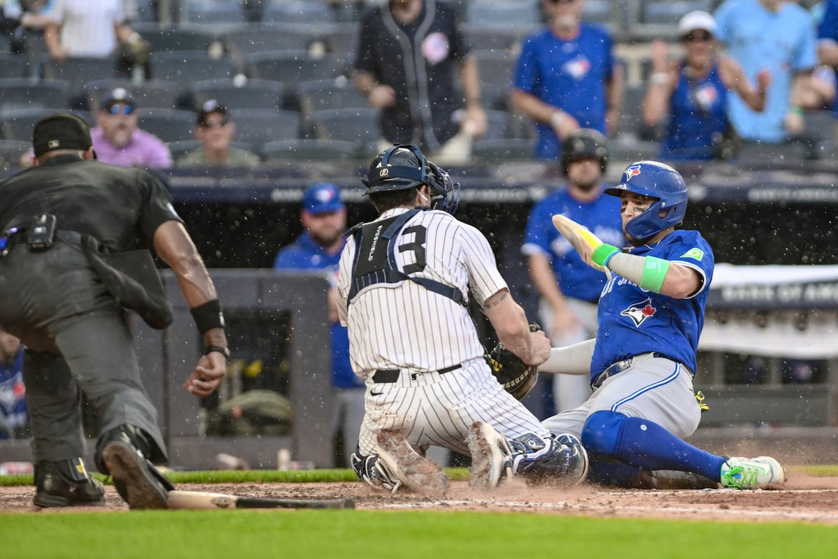 Les Jays traînent derrière les Yankees alors que le jeu entre dans le retard de pluie