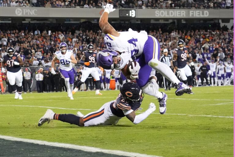 Les Vikings se rassemblent en 4e trimestre de JJ McCarthy pour les débuts pour la victoire 27-24 contre Bears