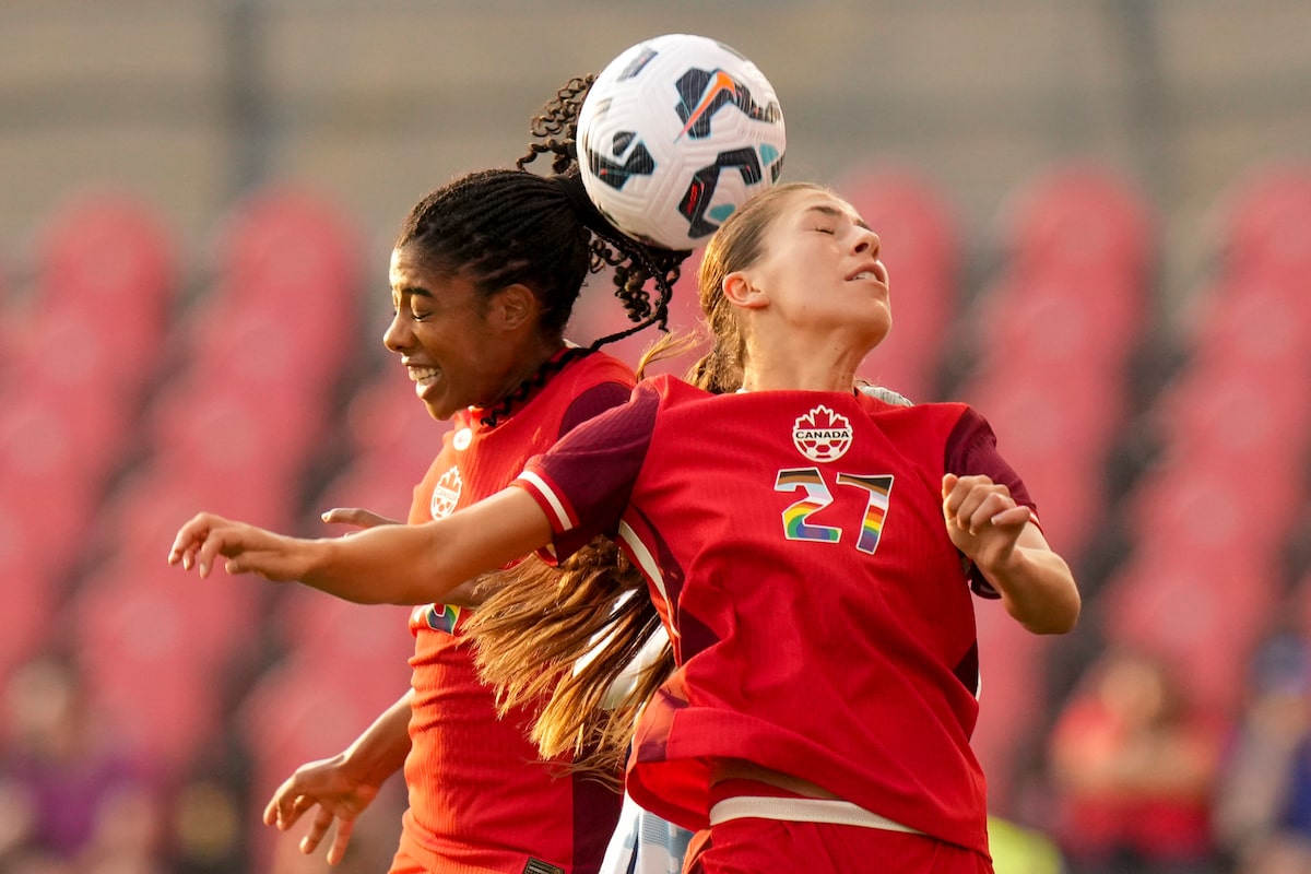 Les femmes canadiennes affronteront le Néerlandais dans le football féminin en octobre