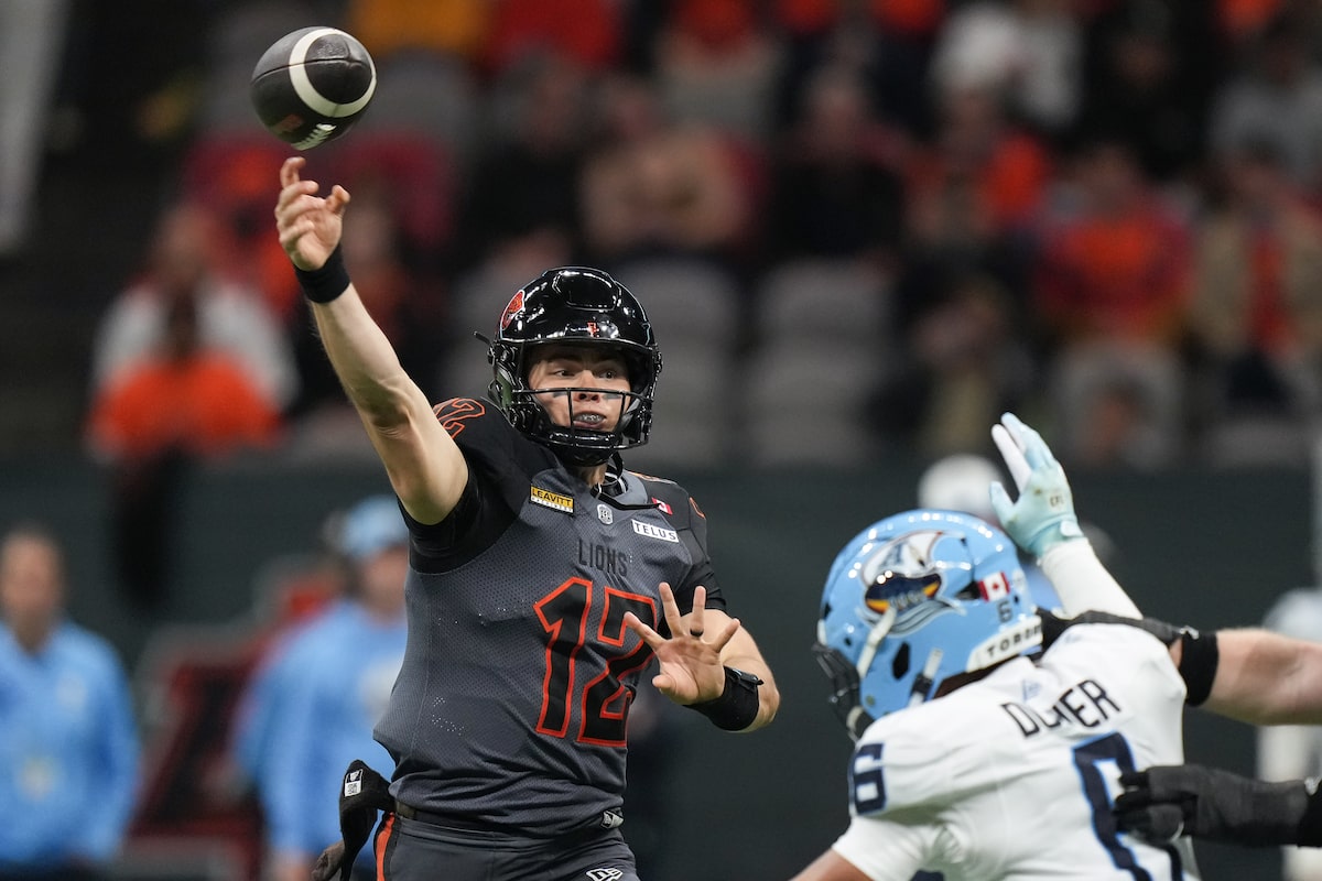 Lions Brind Out 27-22 victoire sur les argonautes