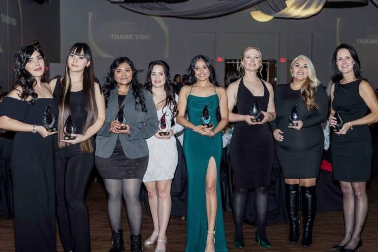 Nommer une femme exceptionnelle dans l'exploitation minière pour les prix de diversité