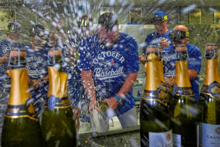 Vous cherchez des billets en séries éliminatoires des Blue Jays? Que savoir lorsqu'ils sont en vente jeudi