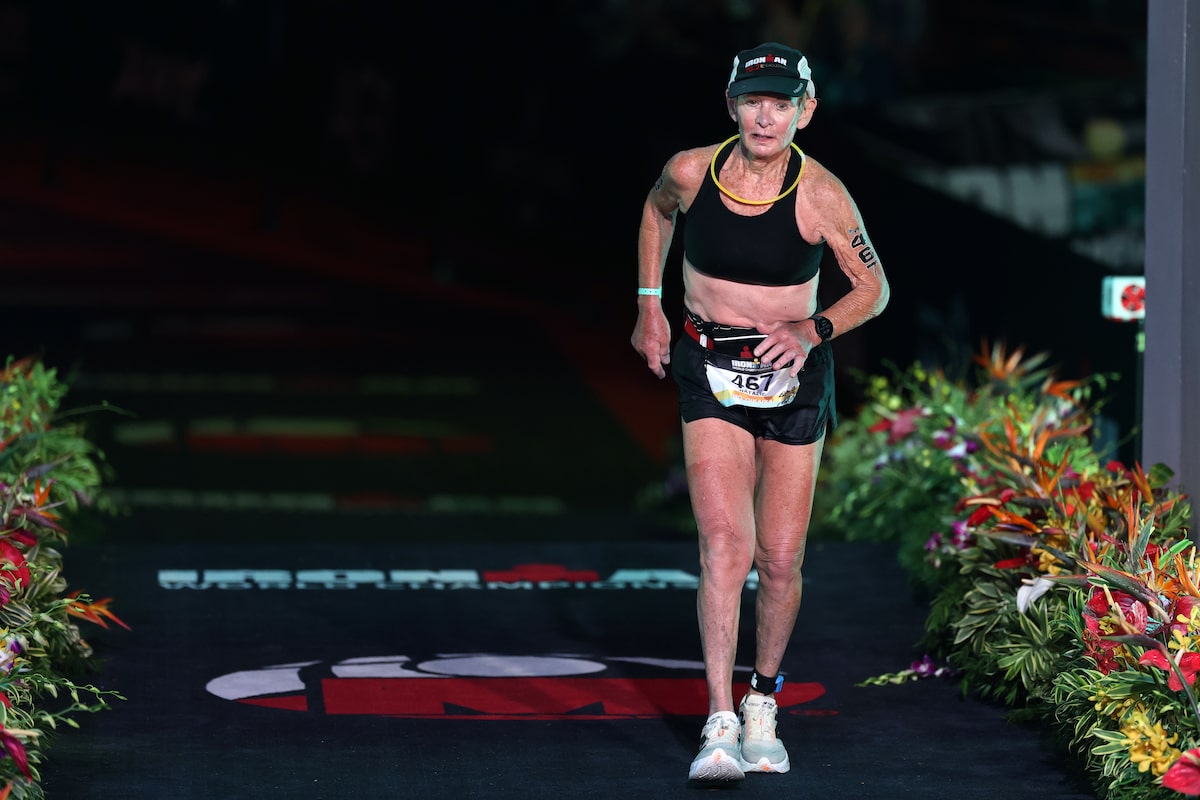 À 80 ans, elle devient la femme la plus âgée à terminer le Championnat du monde Ironman