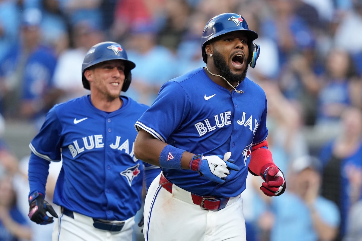 Blue Jays reste invaincu dans la série ALDS Playoff après une victoire de 13-7 sur les Yankees