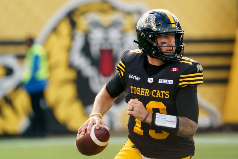 Bo Levi Mitchell et Nathan Rourke finalistes pour le titre de meilleur joueur de la LCF
