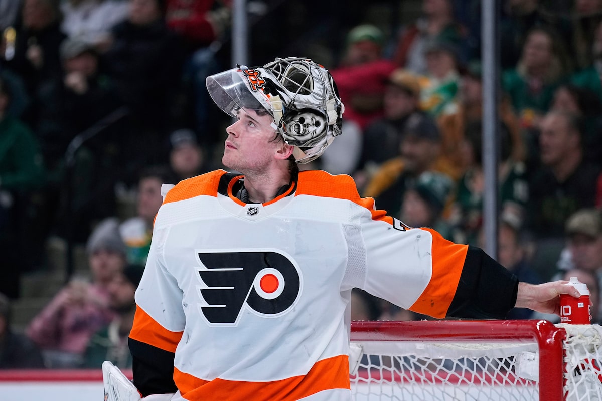 Carter Hart signera avec les Golden Knights de Vegas après son acquittement lors d'un procès pour agression sexuelle
