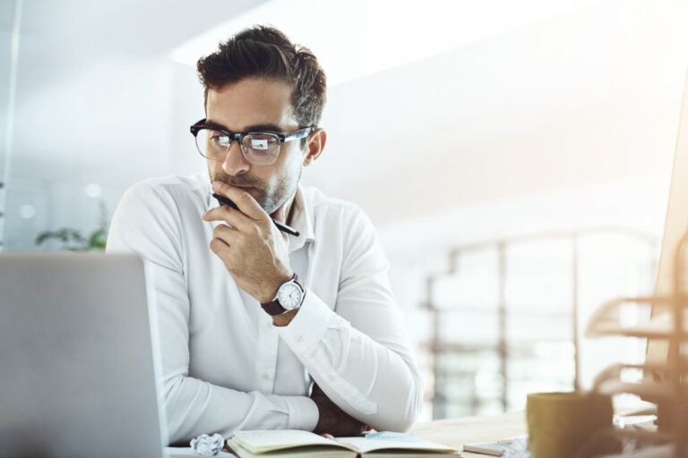 Découvrez la nouvelle solution d'IA générative pour aider les PME à se conformer aux tarifs