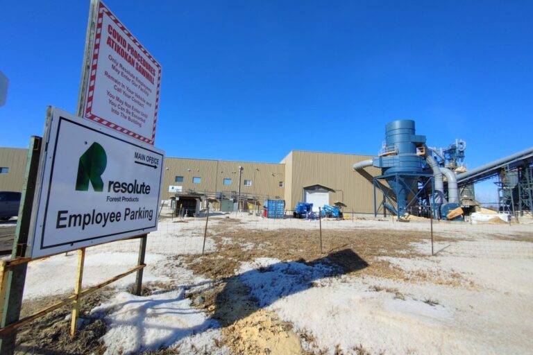 Deux scieries du Nord-Ouest seront temporairement inactives ce Noël