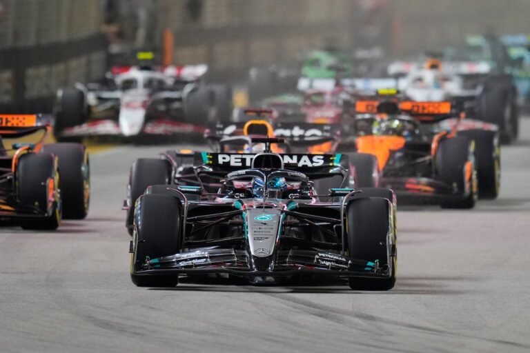 George Russell de Mercedes remporte le Grand Prix de Singapour en tant que titre de McLaren Seals Constructors