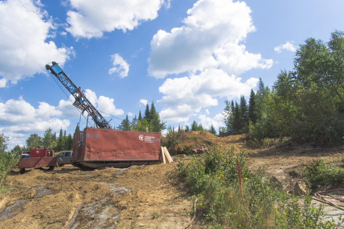 Gold X2 Mining étend son empreinte d'exploration avec deux transactions foncières