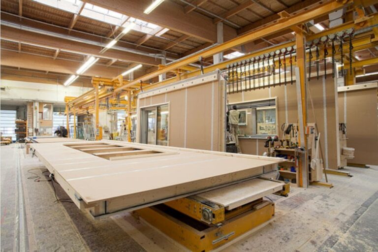 « J'ai vu un besoin » : un constructeur de Sault s'attaque à la crise avec des maisons modulaires