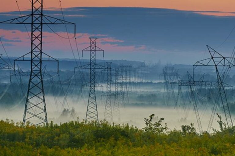 La province prévoit une ligne de transmission de 500 kV de Barrie à Hanmer