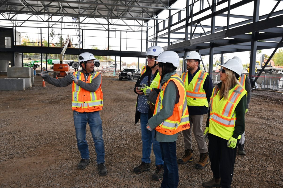 Le bois massif occupe une place centrale au centre de loisirs écologique de North Bay