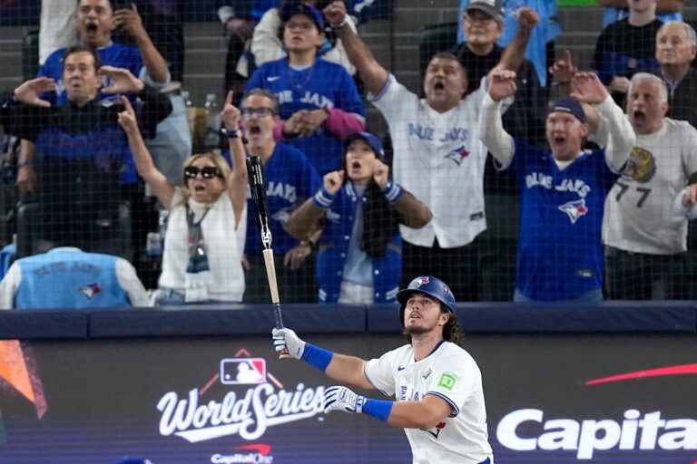 Les Blue Jays battent les Dodgers 11-4 lors du premier match des World Series