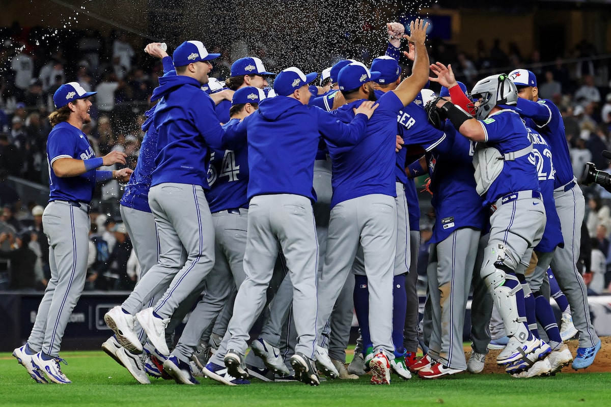 Les Blue Jays battent les Yankees en territoire hostile et remportent leur première série éliminatoire depuis 2016