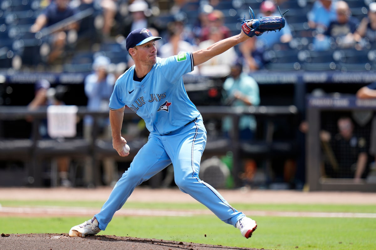 Les Blue Jays jouent au jeu d'attente avec une bichette blessée, Bassitt