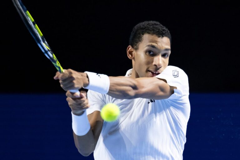 Les Canadiens Auger-Aliassime et Shapovalov se retirent en quarts de finale à Bâle