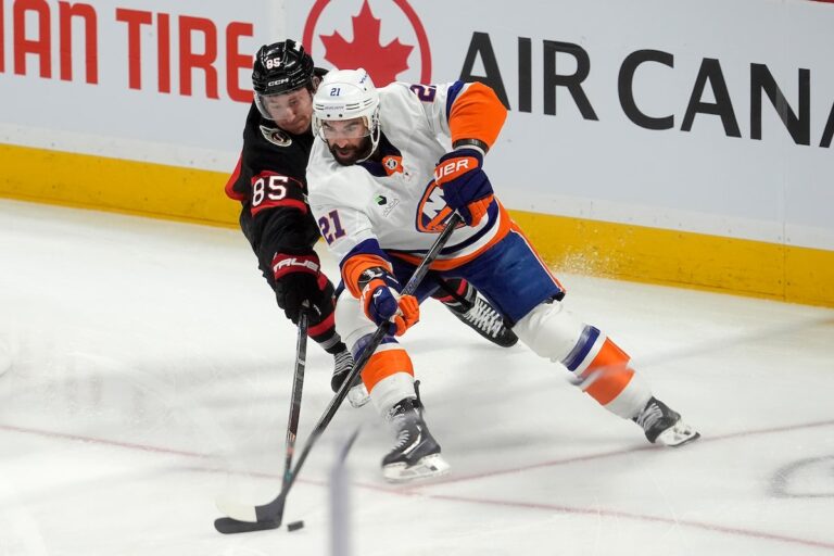 Les Islanders dominent les Sénateurs 5-4 avec un but de dernière minute