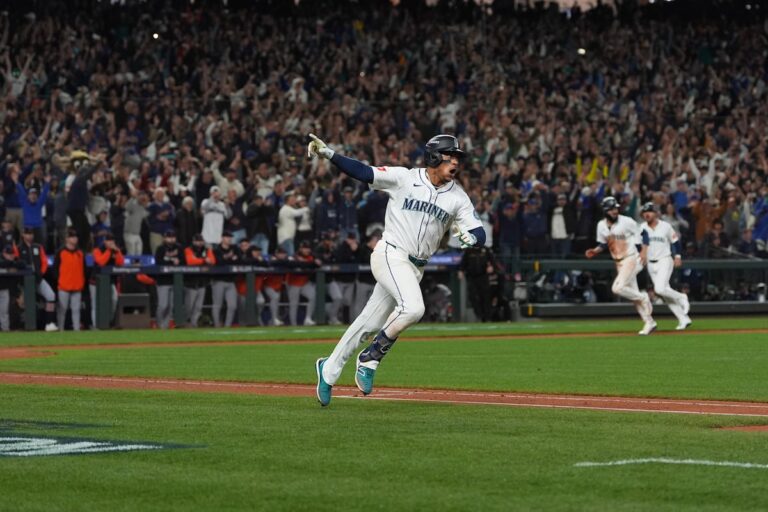 Les Mariners réservent la confrontation ALCS avec les Blue Jays après une victoire 3-2 contre les Tigers lors du cinquième match