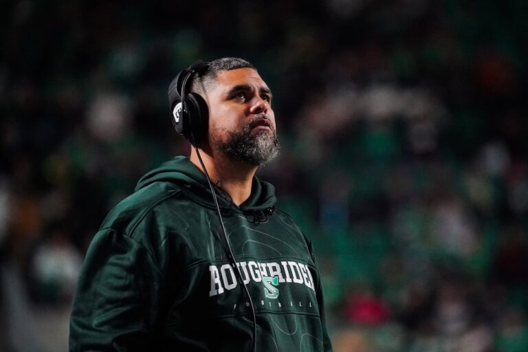Les Riders signent le chef des opérations de football O'Day et l'entraîneur-chef Mace pour des prolongations de deux ans