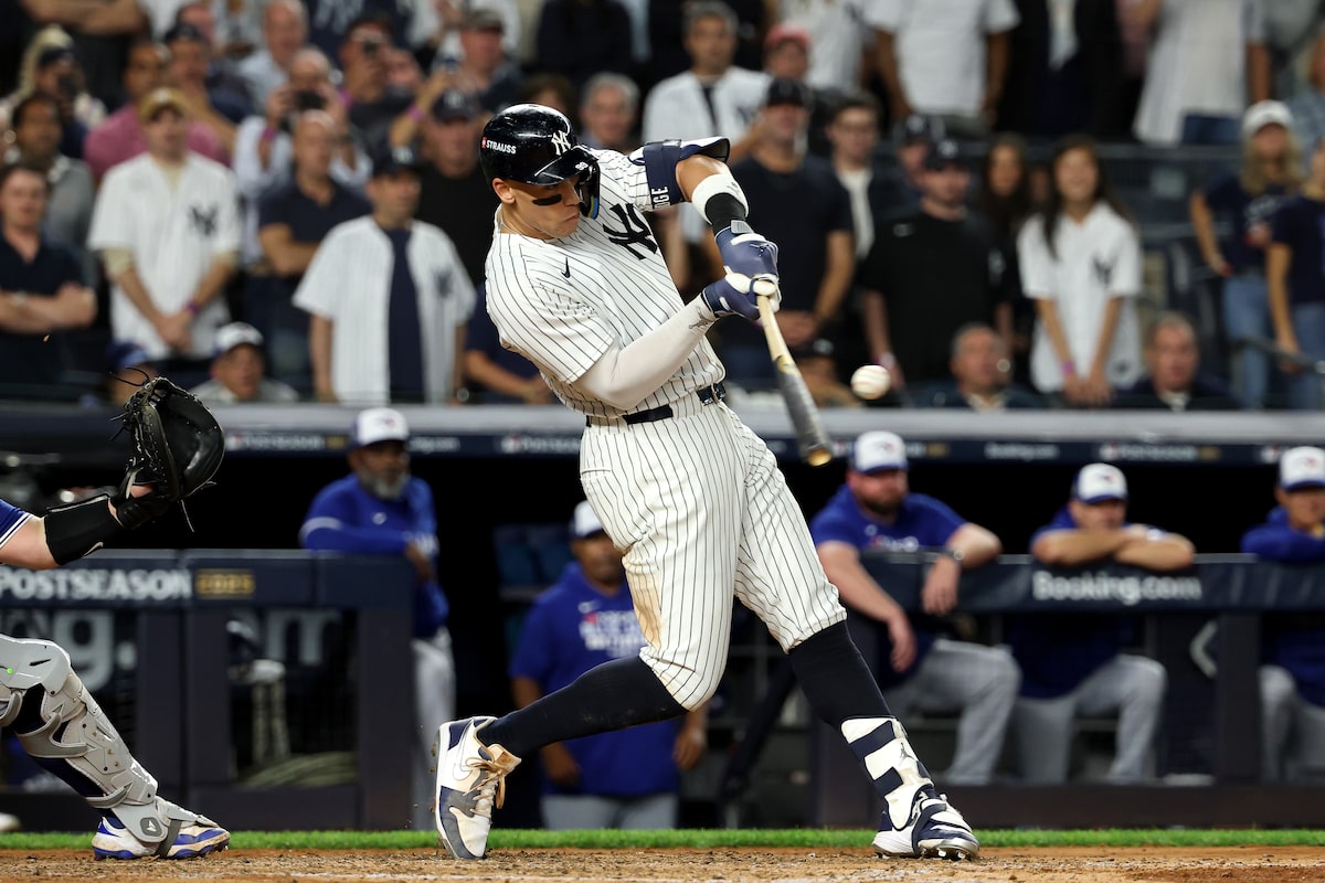 Les Yankees évitent le balayage ALDS des Blue Jays avec une victoire dans le troisième match