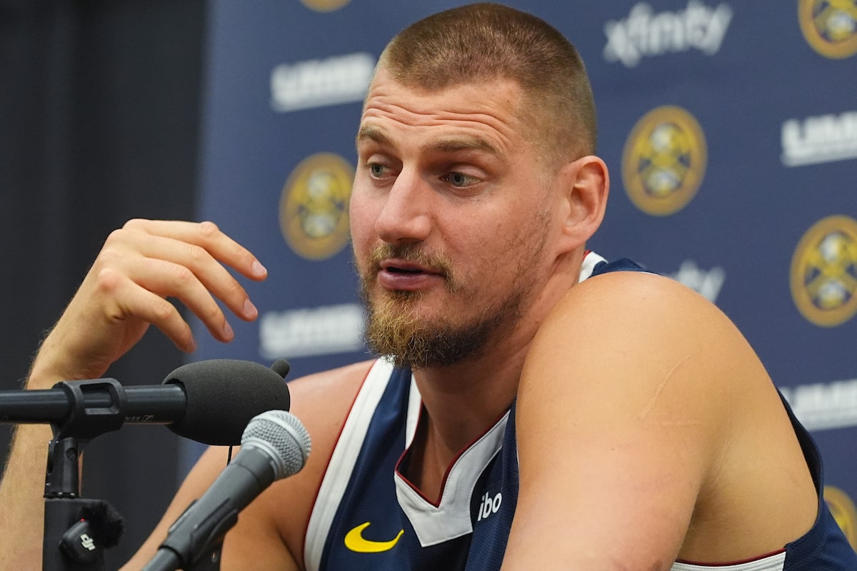 Les entraîneurs de la NBA accueillent les arbitres dans les camps d'entraînement