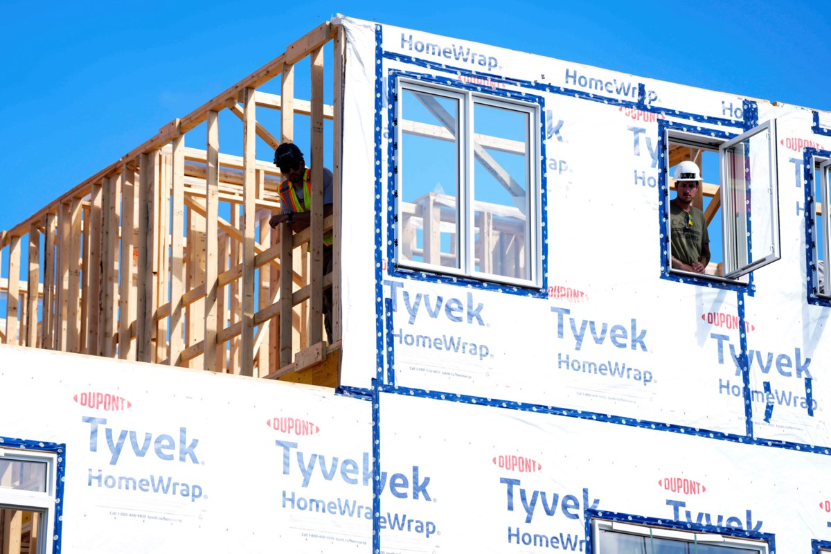 Les libéraux de Carney misent sur les efforts du gouvernement fédéral en matière de logement pour soutenir le secteur forestier