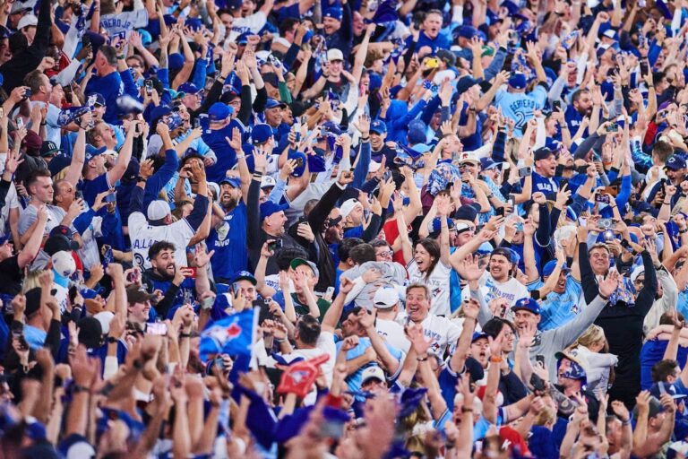 Les meilleurs produits vintage des Blue Jays que vous pouvez acheter en ce moment