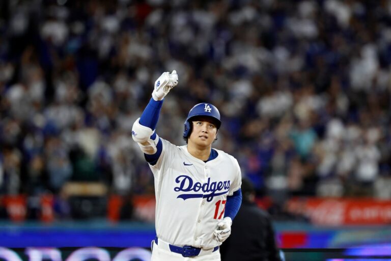 Ohtani joue alors que les Dodgers balayent les Brewers pour atteindre les World Series