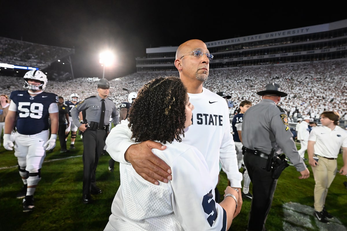 Penn State relève l'entraîneur James Franklin de ses fonctions