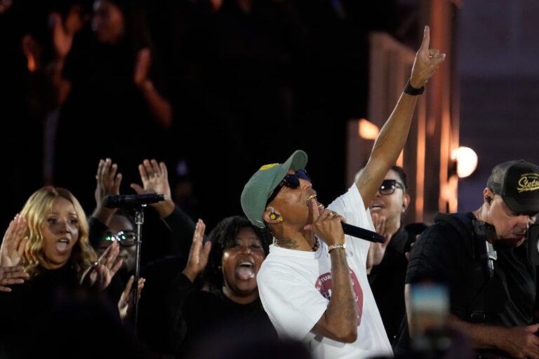 Pharrell Williams et Voices of Fire se produiront lors de l'ouverture des Blue Jays-Dodgers World Series