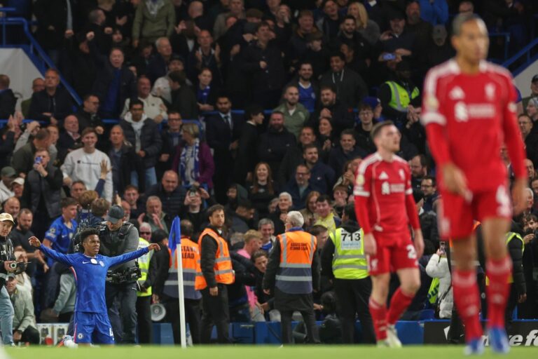 Résultats de la Premier League: Arsenal Tops League tandis que Chelsea bat Liverpool après un but tardif