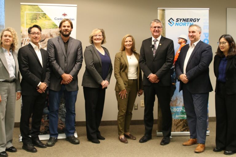 Un collège de Thunder Bay pilote une première pompe à chaleur et une installation de stockage thermique dans la province
