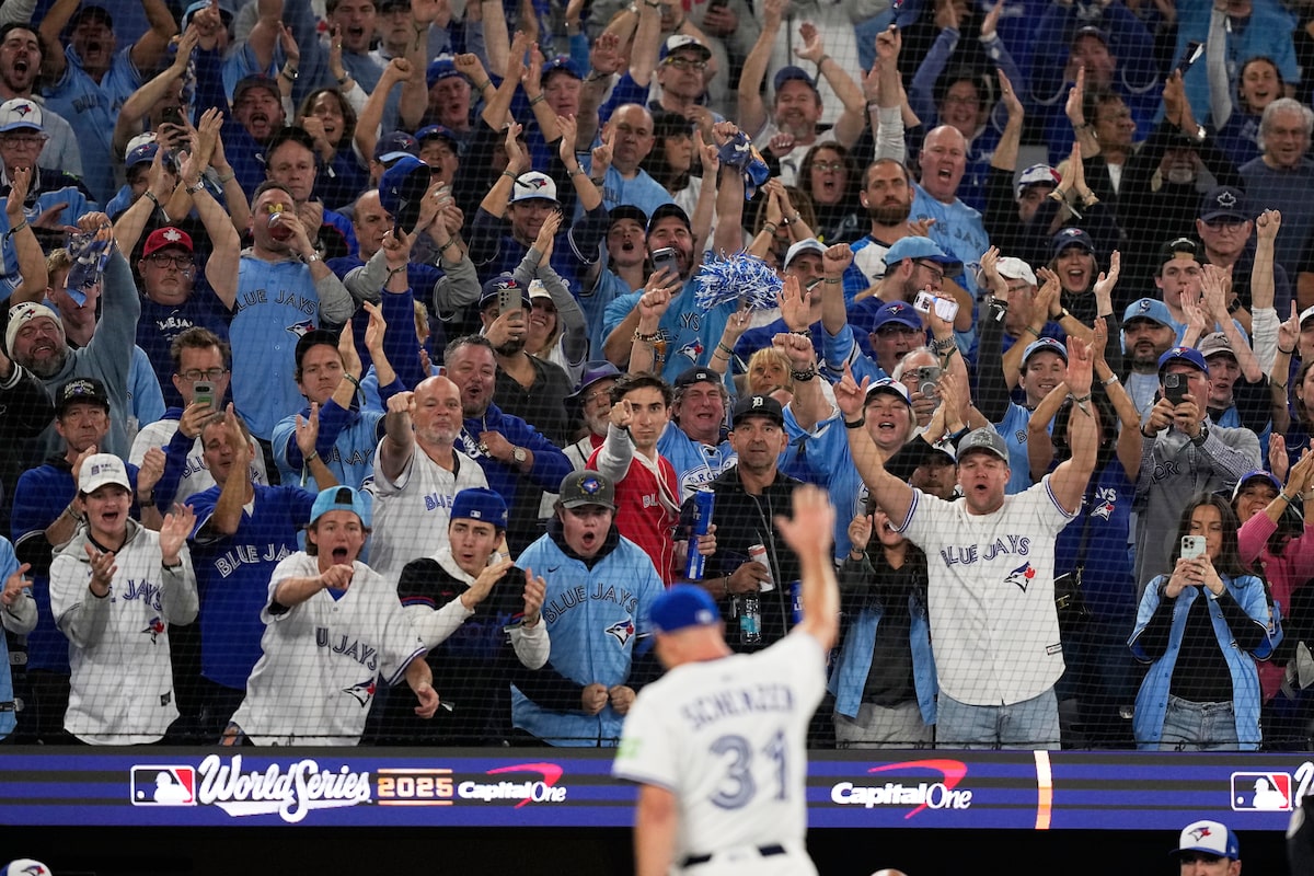 « Ils étaient magiques » : les Canadiens racontent comment la course aux séries éliminatoires des Blue Jays a volé leur cœur