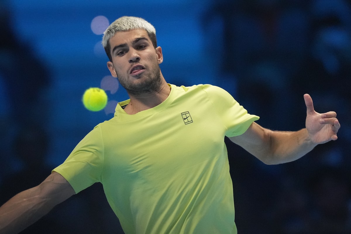 Alcaraz bat Auger-Aliassime et se qualifie pour la finale de l'ATP