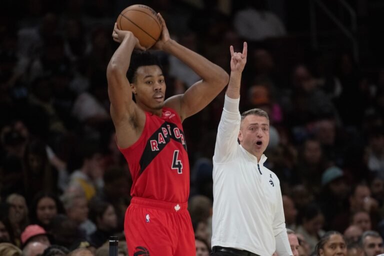 Barnes marque 28 points dans un quasi triple-double alors que les Raptors battent les Cavaliers