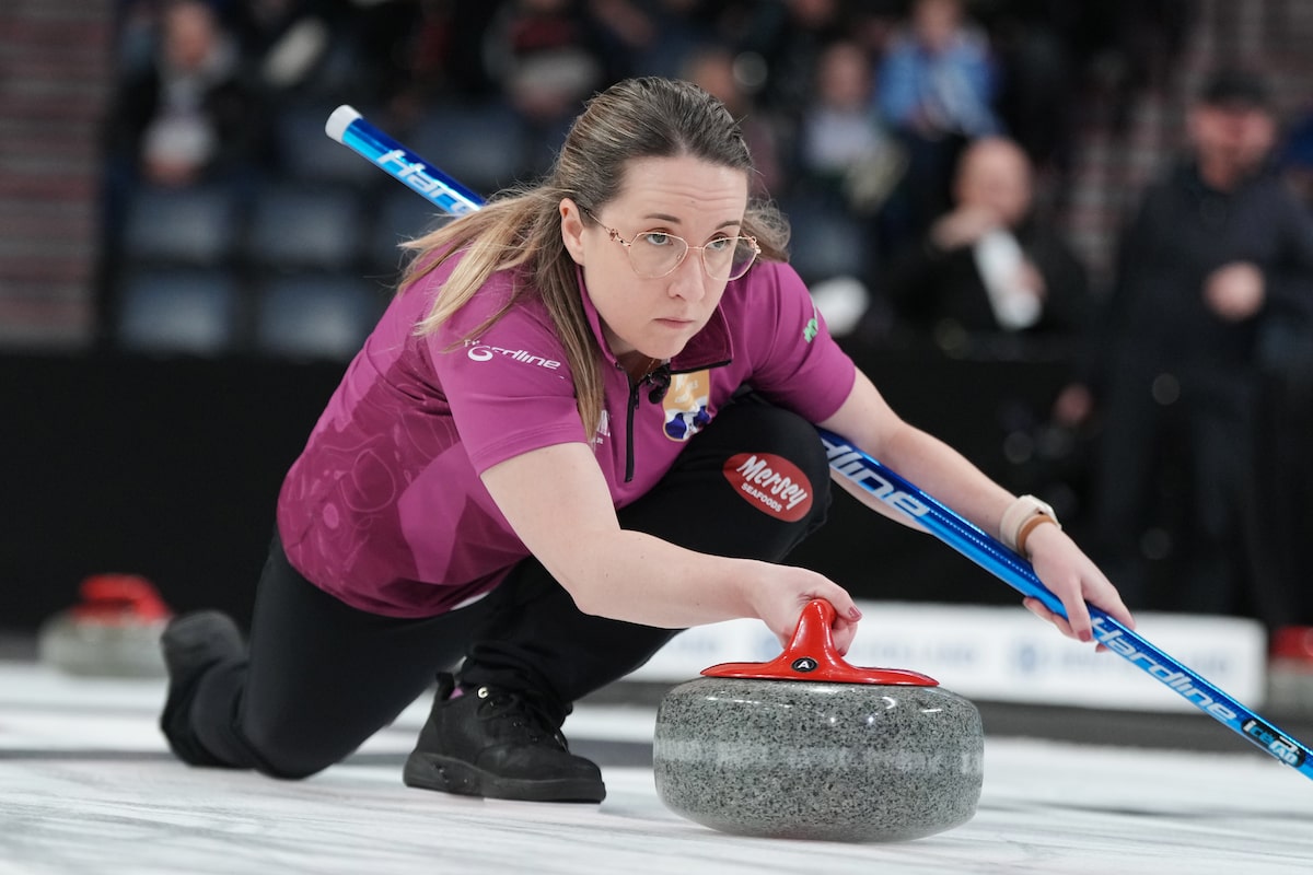 Christina Black, de la Nouvelle-Écosse, étourdit Kerri Einarson en demi-finale des essais olympiques de curling