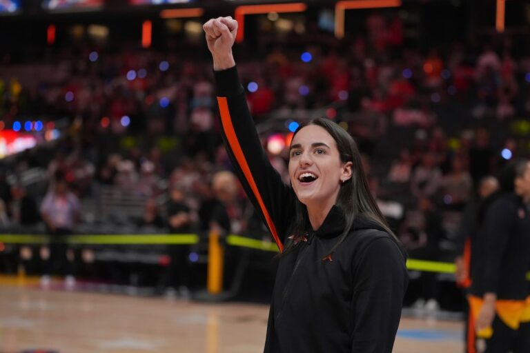 Clark fera ses débuts au camp de l'équipe nationale d'USA Basketball