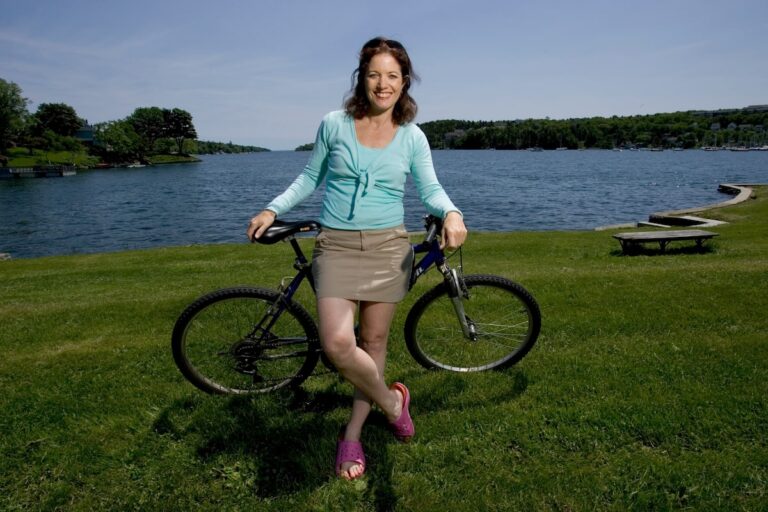 Colleen Jones, championne du monde de curling et animatrice légendaire, est décédée à 65 ans